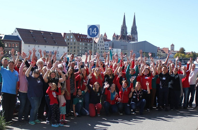 Gruppenfoto der Teilnehmer:innen der 18. JRK-Landesversammlung.